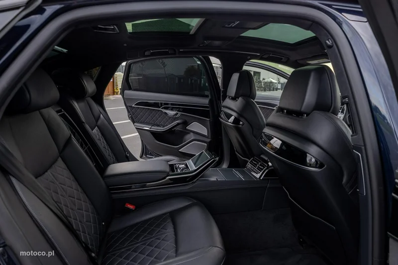 Audi S8 10