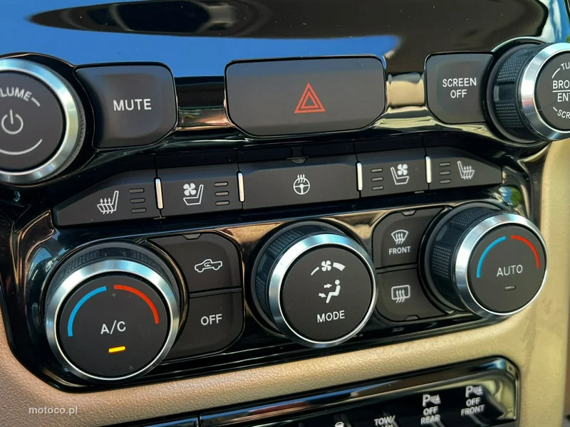 Dodge RAM 18