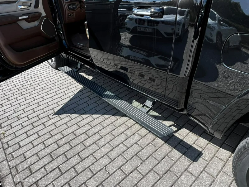 Dodge RAM 9