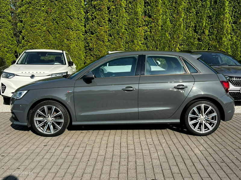 Audi A1 8X 2