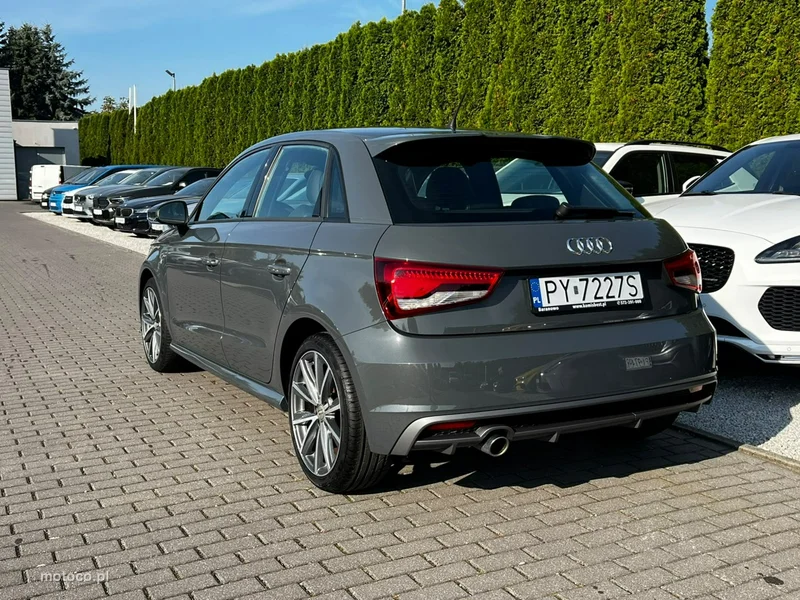 Audi A1 8X 4