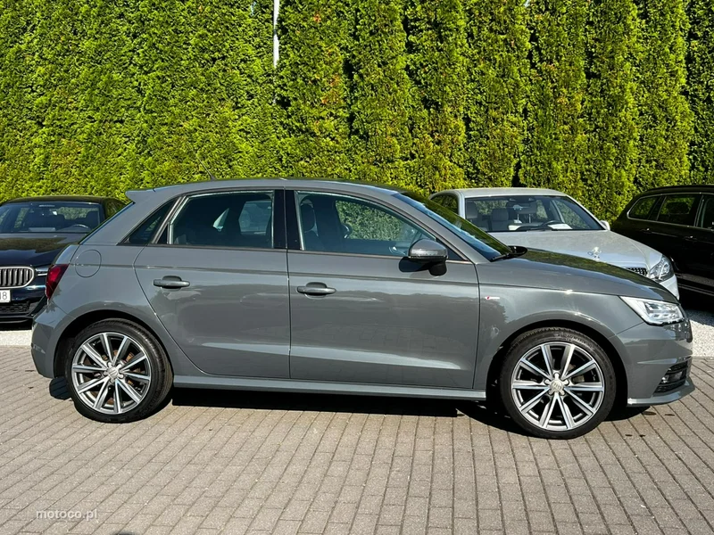 Audi A1 8X 6