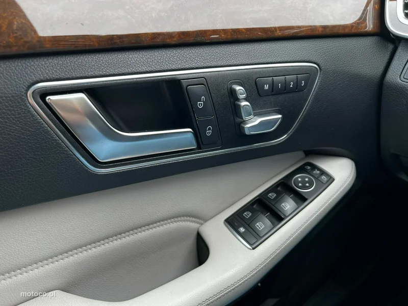 Mercedes-Benz Klasa E W212 E 250 12