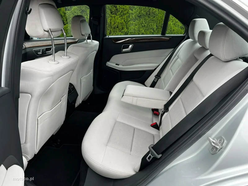 Mercedes-Benz Klasa E W212 E 250 13