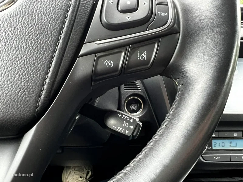 Toyota Avensis T27 14