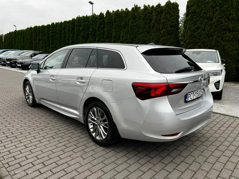 Toyota Avensis T27 3