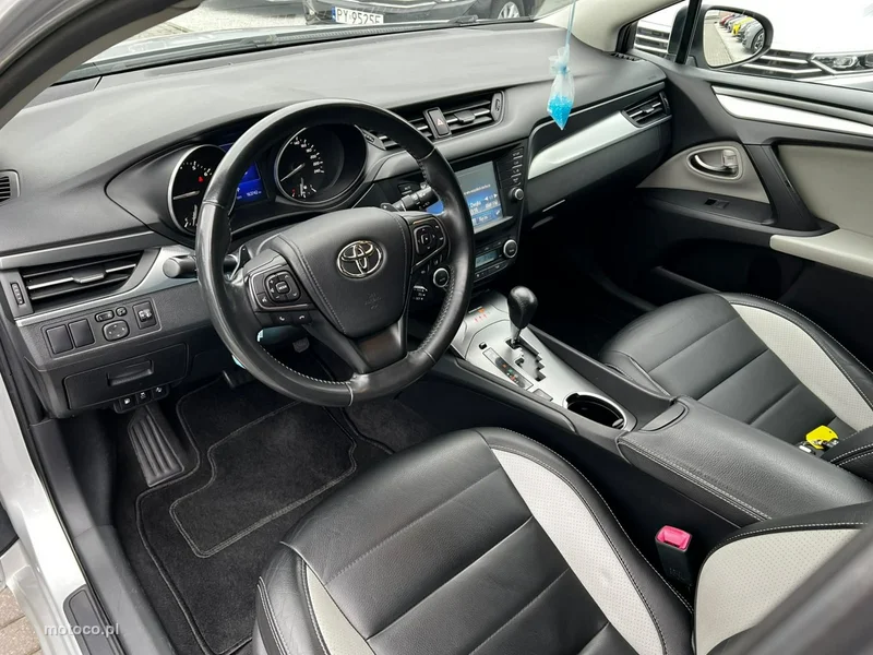 Toyota Avensis T27 7