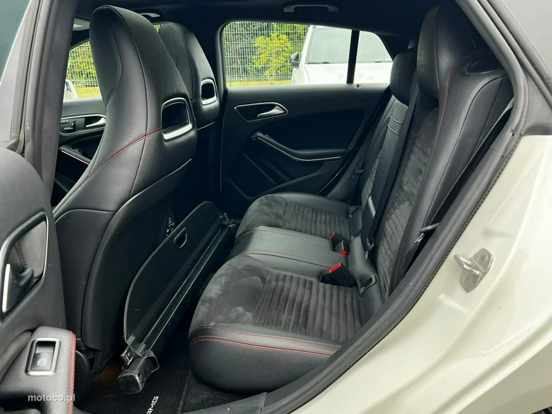 Mercedes-Benz CLA C117 250 14
