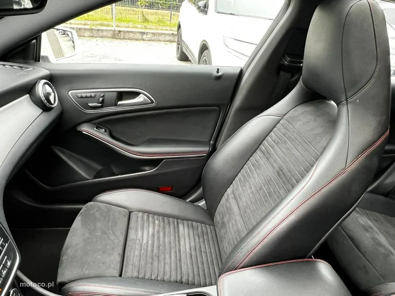 Mercedes-Benz CLA C117 250 17