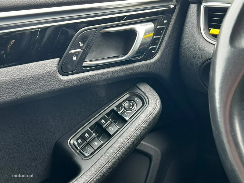 Porsche Macan 95B 16