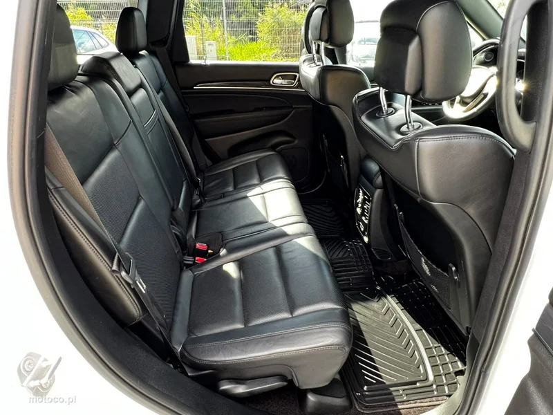 Jeep Grand Cherokee 19