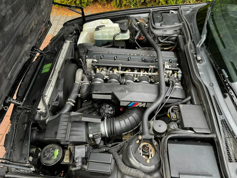 BMW M5 E34 11