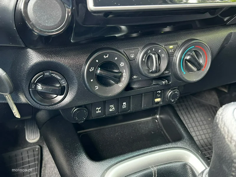 Toyota Hilux AN120 13