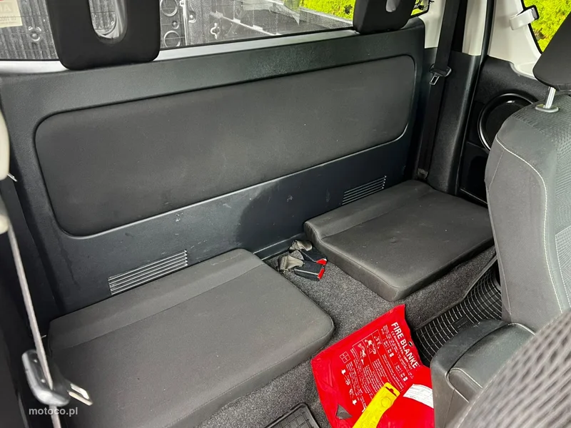 Toyota Hilux AN120 17