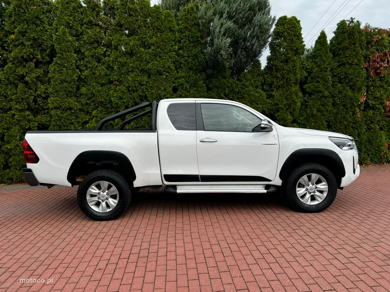 Toyota Hilux AN120 4