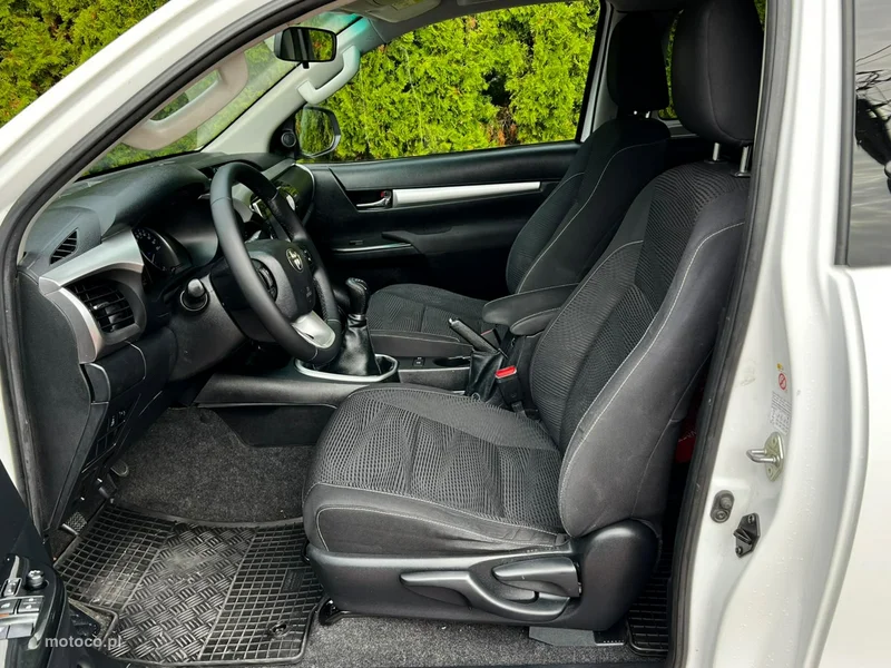 Toyota Hilux AN120 10