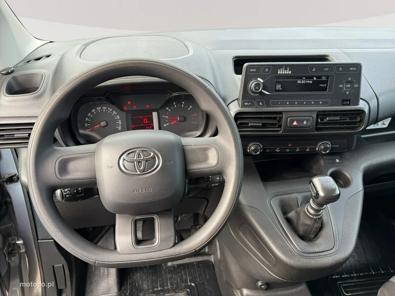 Toyota Proace City 12