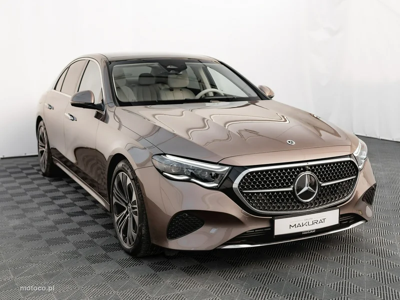 Mercedes-Benz Klasa E W214 E 220 3