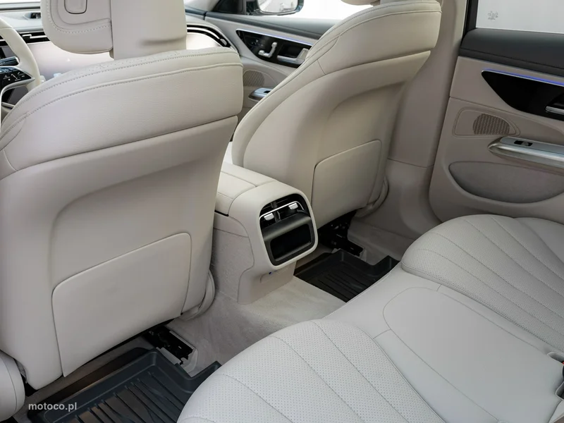 Mercedes-Benz Klasa E W214 E 220 23