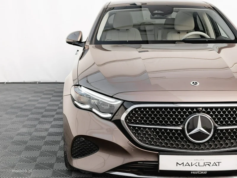 Mercedes-Benz Klasa E W214 E 220 8