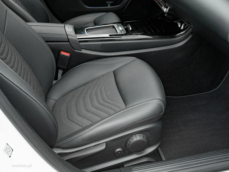 Mercedes-Benz Klasa A W177 A 200 24