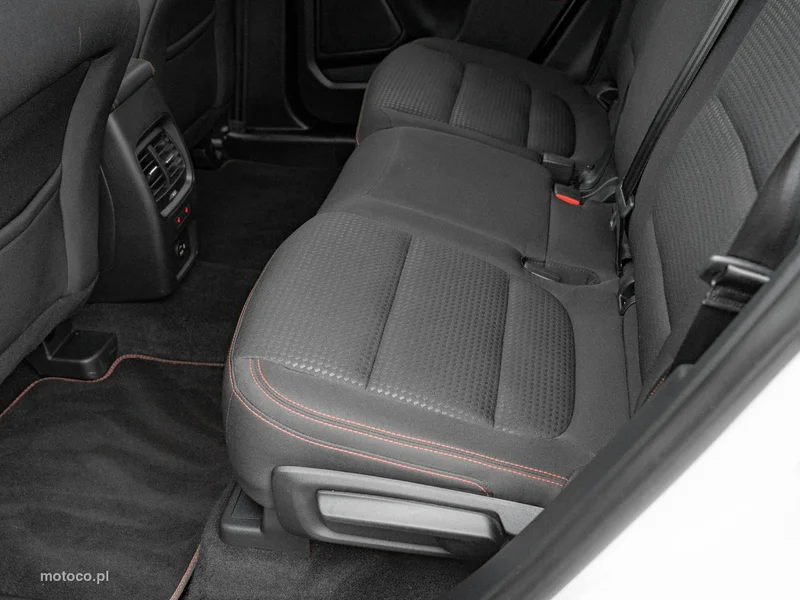 Ford Kuga III 28