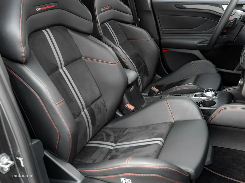 Ford Focus IV 32