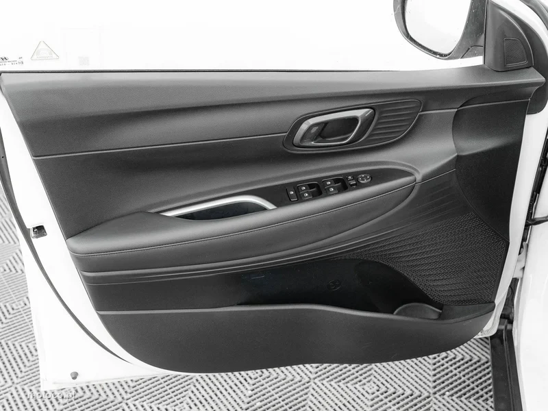 Hyundai BAYON 11