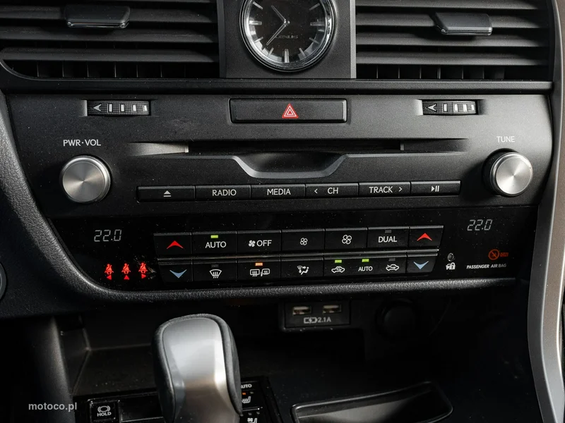 Lexus RX 20