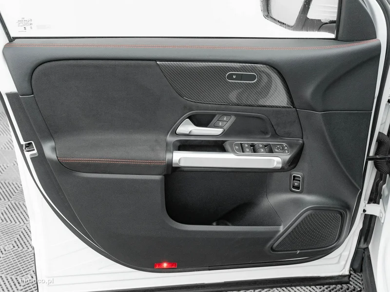 Mercedes-Benz GLB X247 12