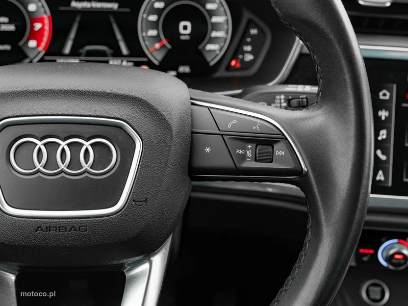Audi Q3 F3 17
