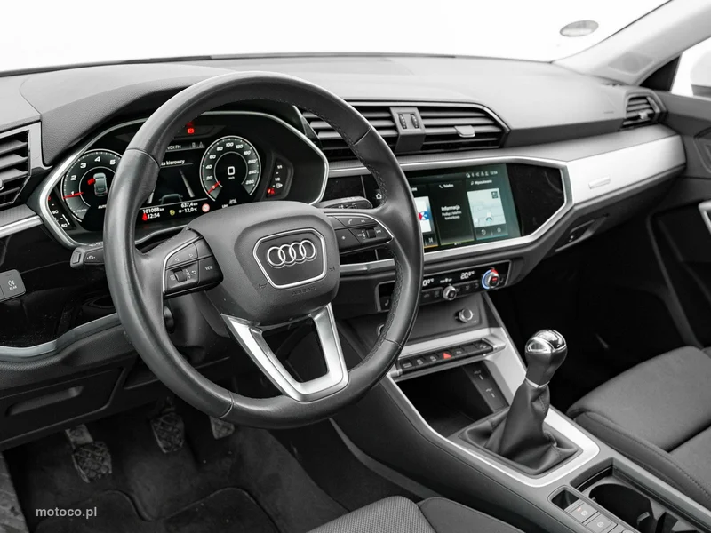 Audi Q3 F3 6