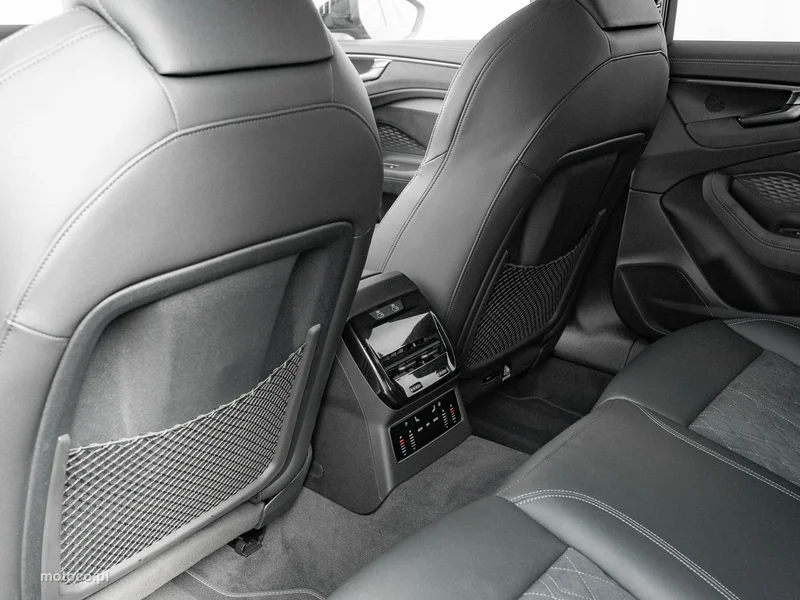 Audi A6 C8 24