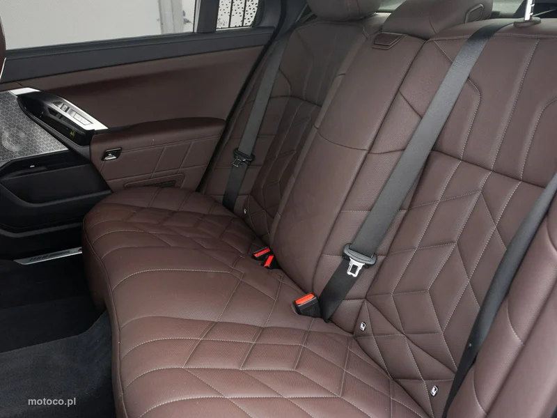 BMW Seria 7 G70 740 26