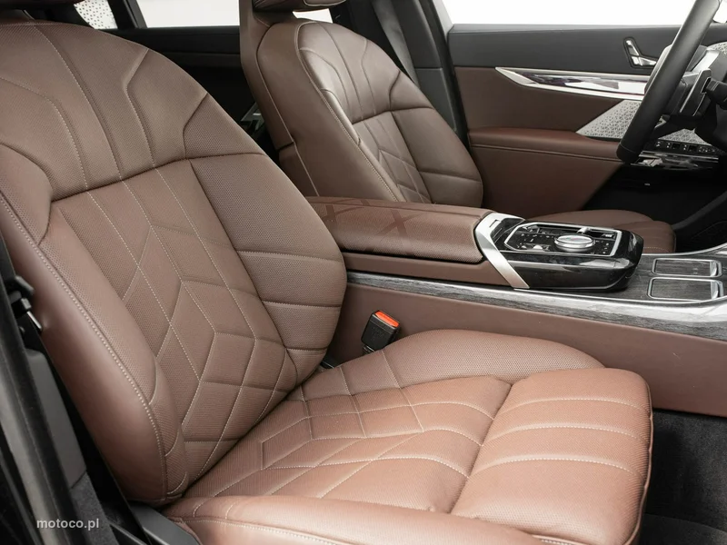 BMW Seria 7 G70 740 31