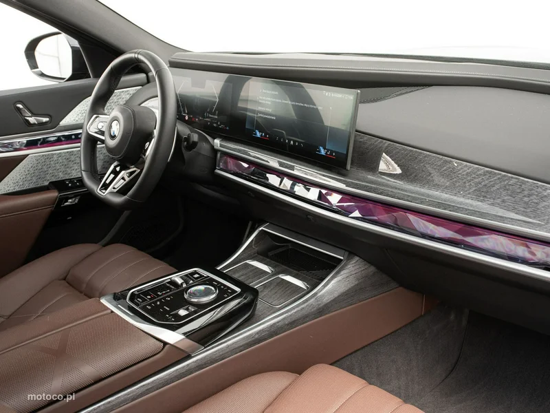 BMW Seria 7 G70 740 33