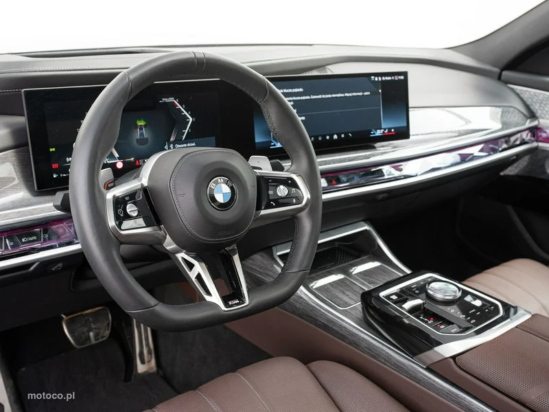 BMW Seria 7 G70 740 6