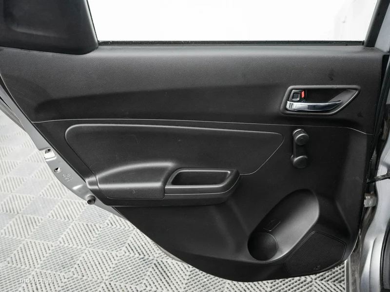 Suzuki Swift 17
