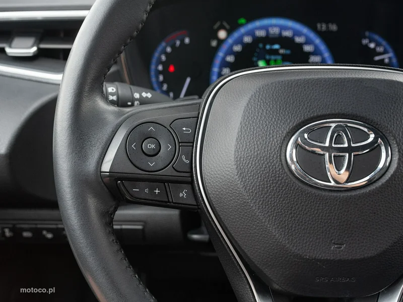 Toyota Corolla E210 13