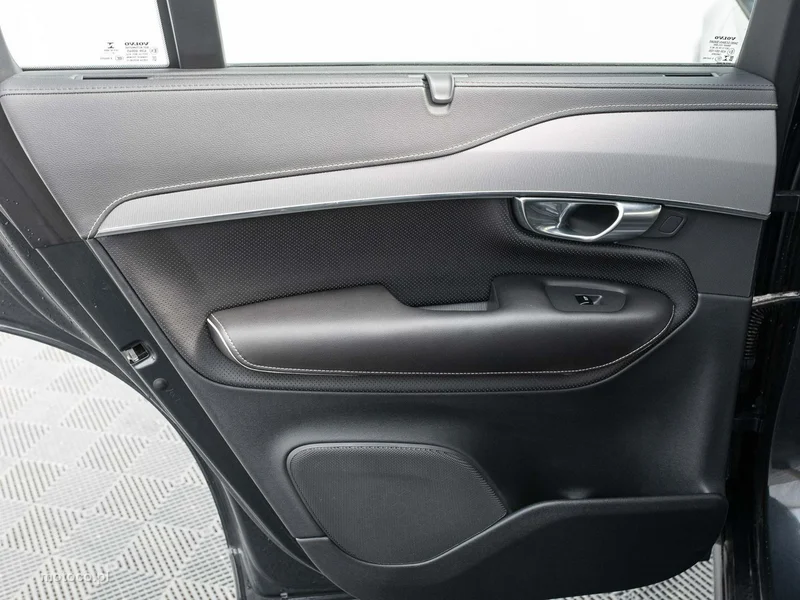 Volvo XC 90 22