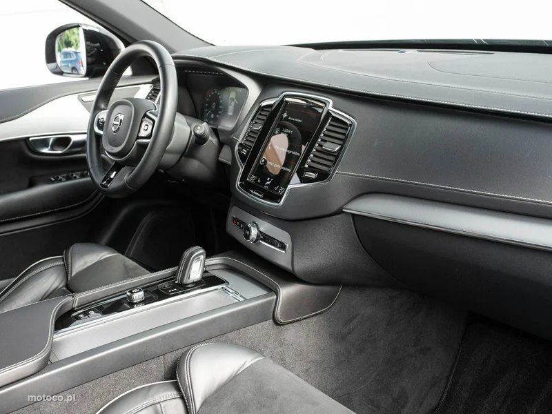 Volvo XC 90 30