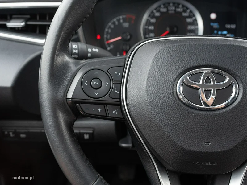 Toyota Corolla E210 13