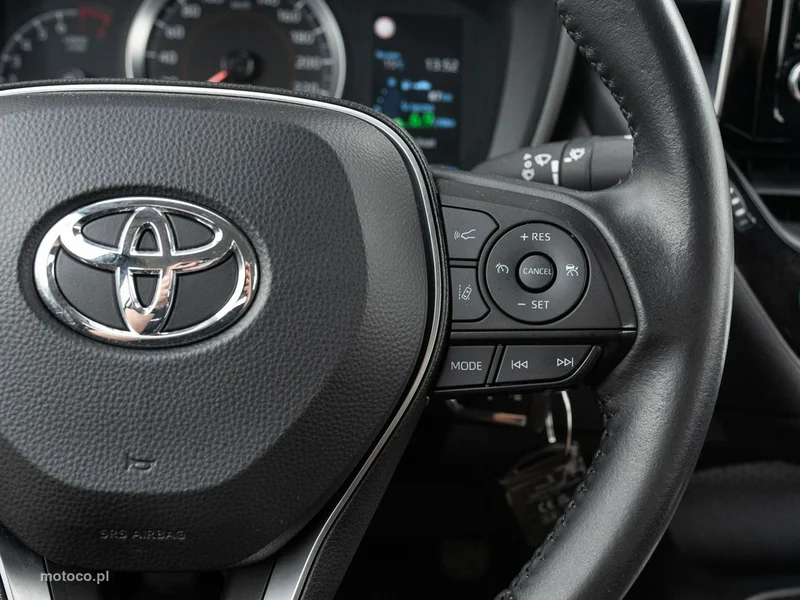 Toyota Corolla E210 14