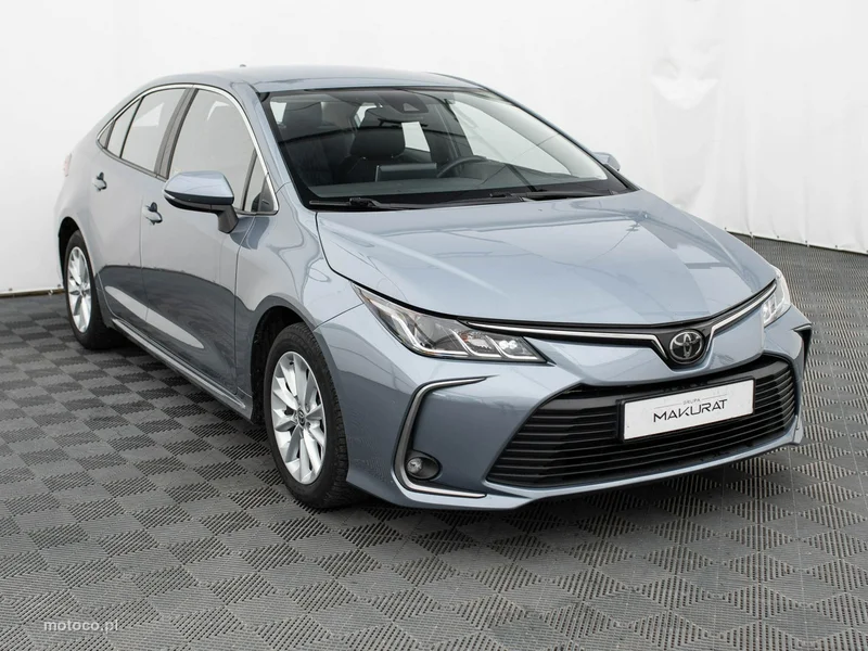 Toyota Corolla E210 3