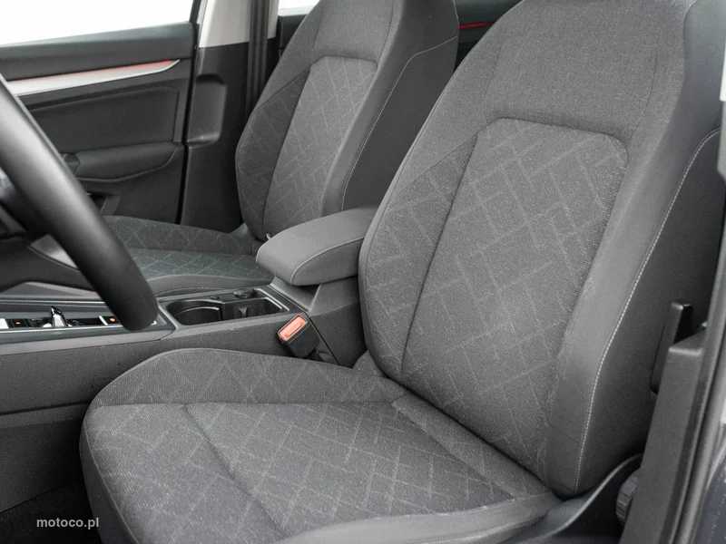 Volkswagen Golf VIII 11