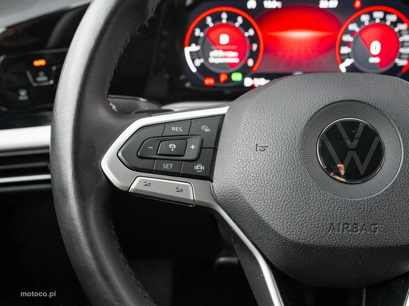 Volkswagen Golf VIII 13