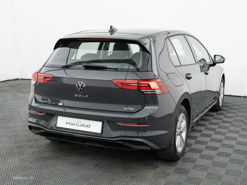 Volkswagen Golf VIII 5
