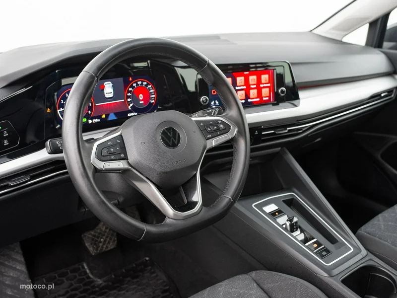 Volkswagen Golf VIII 6