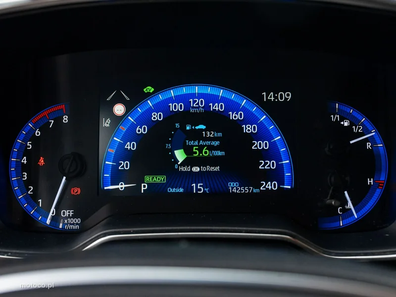 Toyota Corolla E210 12