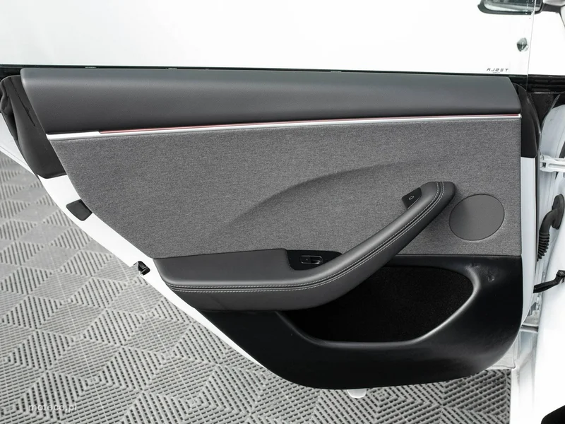 Tesla Model 3 22